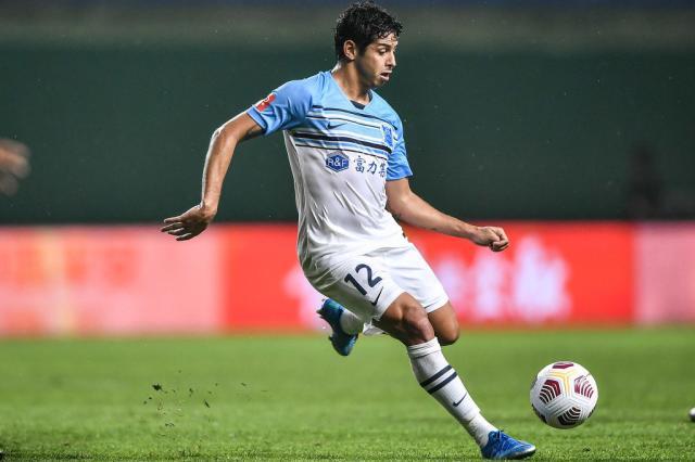 开云体育-吉列尔梅助攻梅开二度 广州城状态火热稳居争冠组